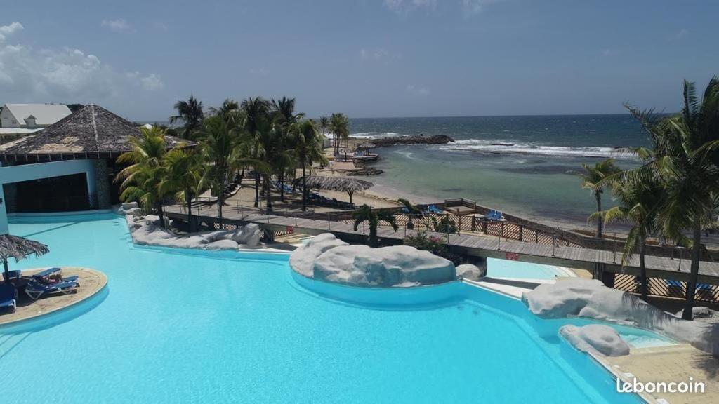 Le Petit Eden - Residence 3 Etoiles - Piscine Et Plage "Le Manganao" Saint-Francois  Kültér fotó
